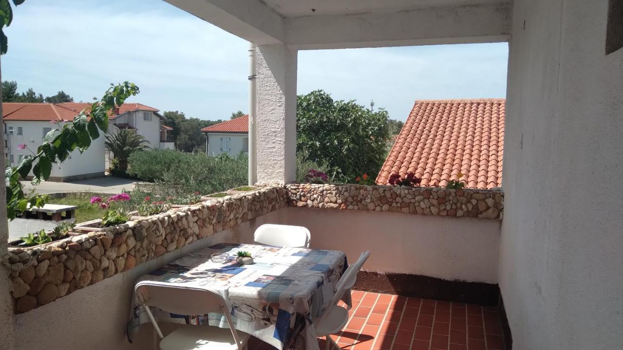 Apartmani "Lorenzo" Novalja Kültér fotó