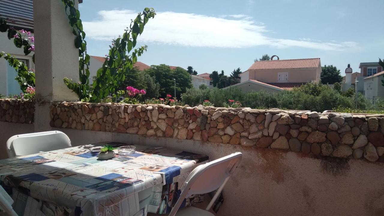Apartmani "Lorenzo" Novalja Kültér fotó