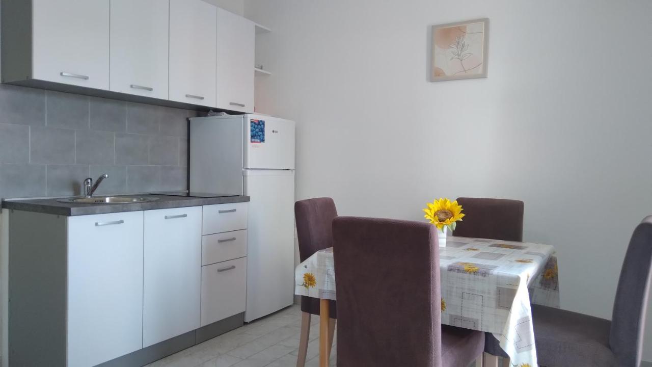 Apartmani "Lorenzo" Novalja Kültér fotó