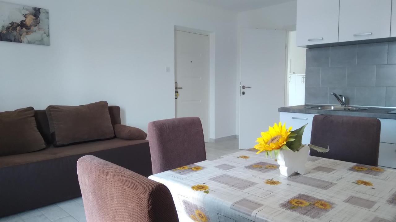 Apartmani "Lorenzo" Novalja Kültér fotó